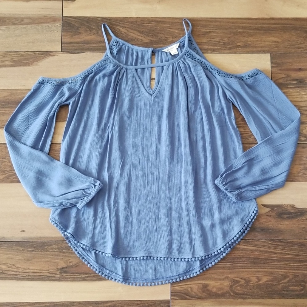 Cold shoulder top